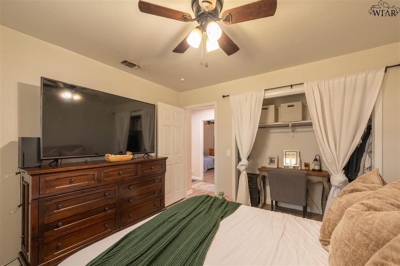 907 S Preston Road, Burkburnett, Texas image 17