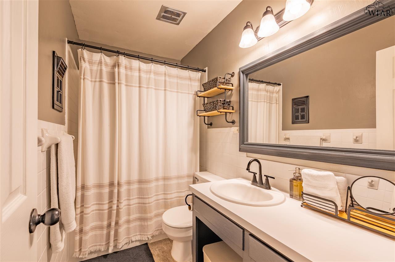 907 S Preston Road, Burkburnett, Texas image 10