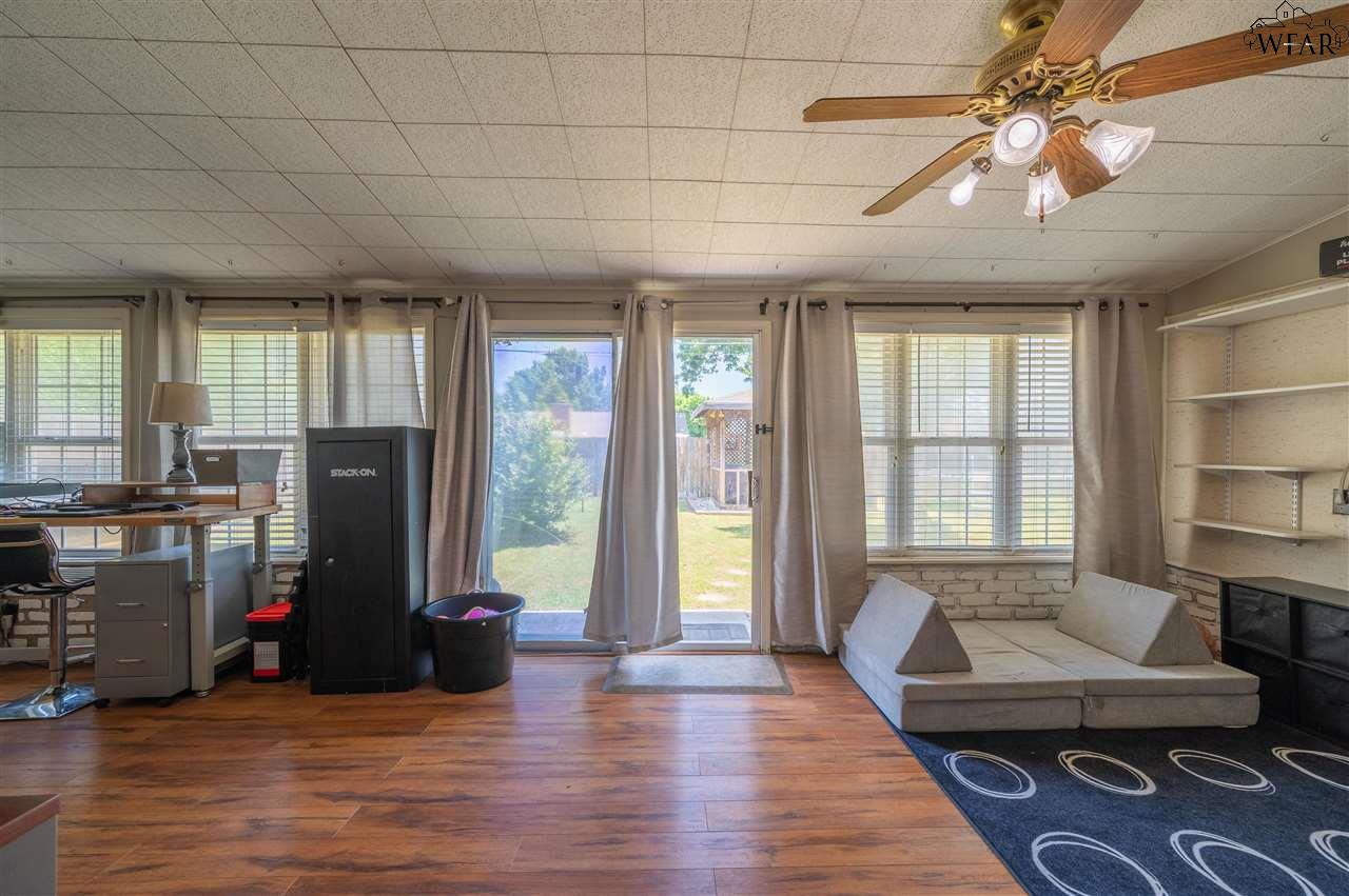 907 S Preston Road, Burkburnett, Texas image 7