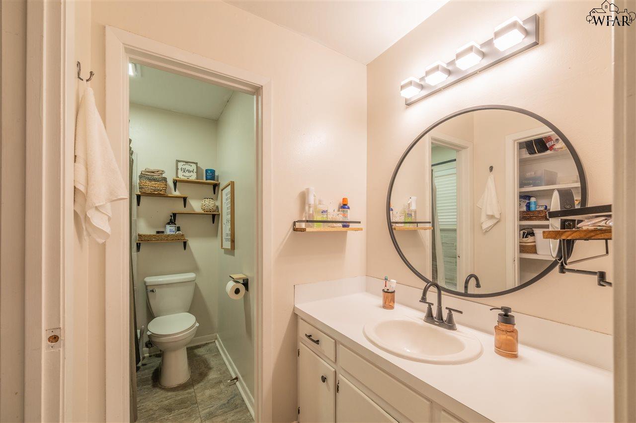 907 S Preston Road, Burkburnett, Texas image 13