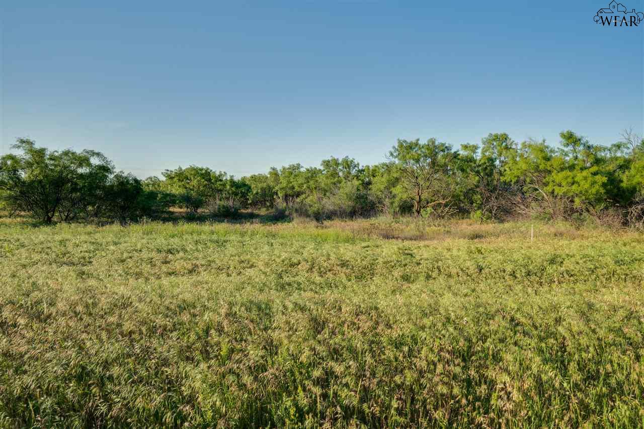 4.3 AC Hoge Road, Iowa Park, Texas image 14