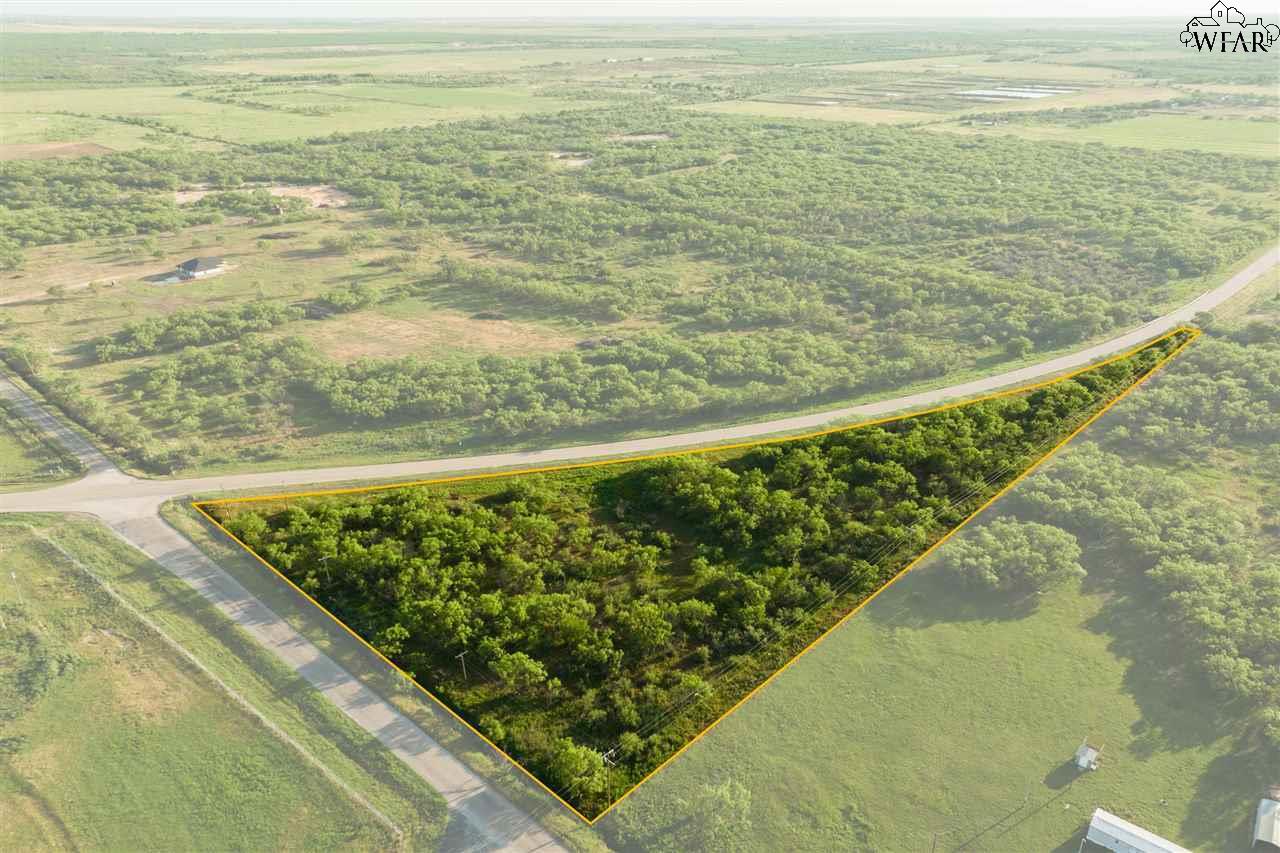 4.3 AC Hoge Road, Iowa Park, Texas image 6