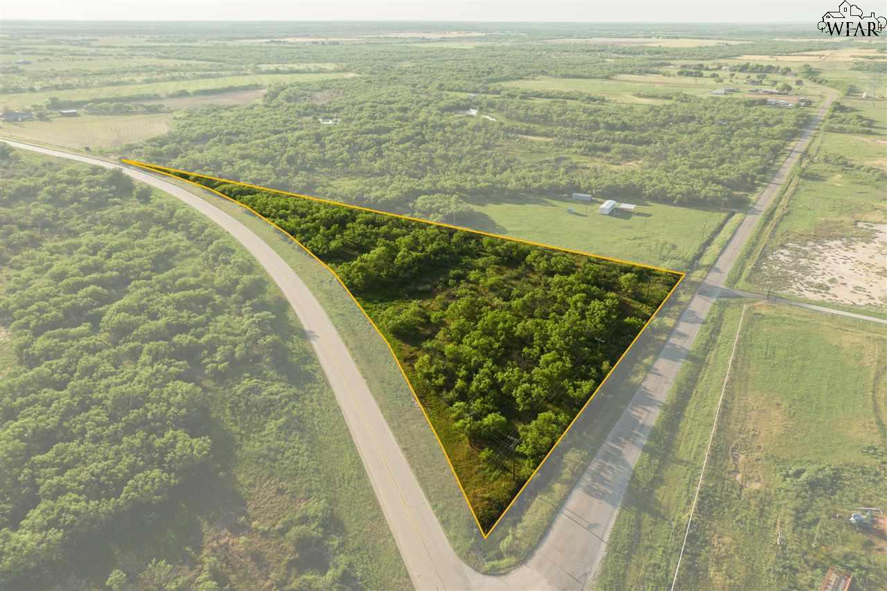4.3 AC Hoge Road, Iowa Park, Texas image 3