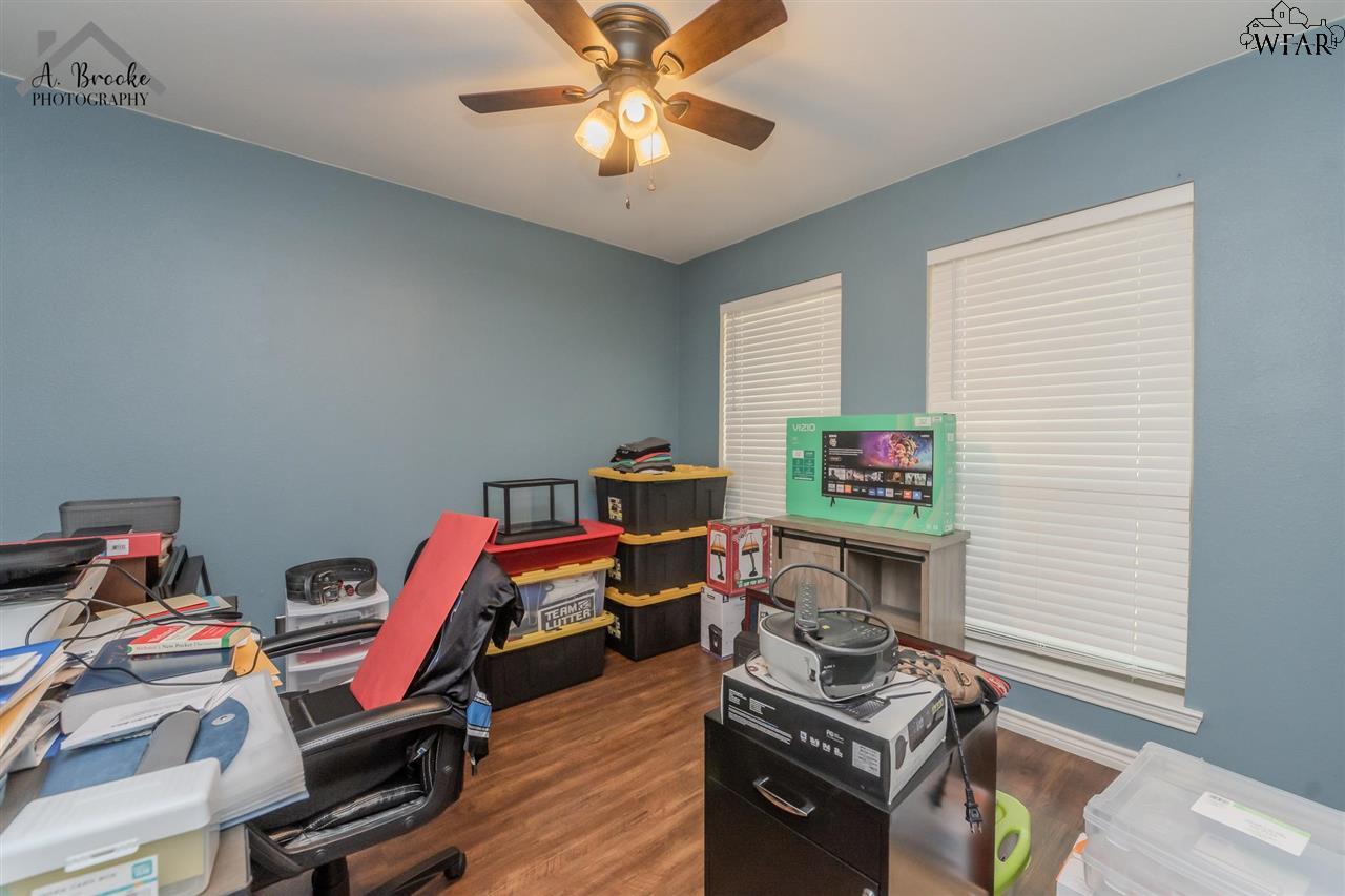 4117 Country Meadows Drive, Iowa Park, Texas image 23