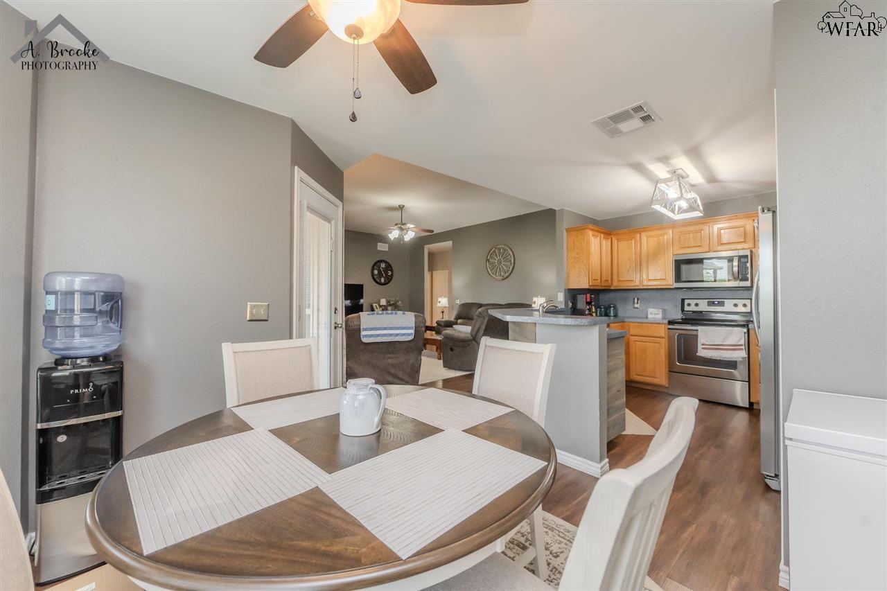 4117 Country Meadows Drive, Iowa Park, Texas image 11