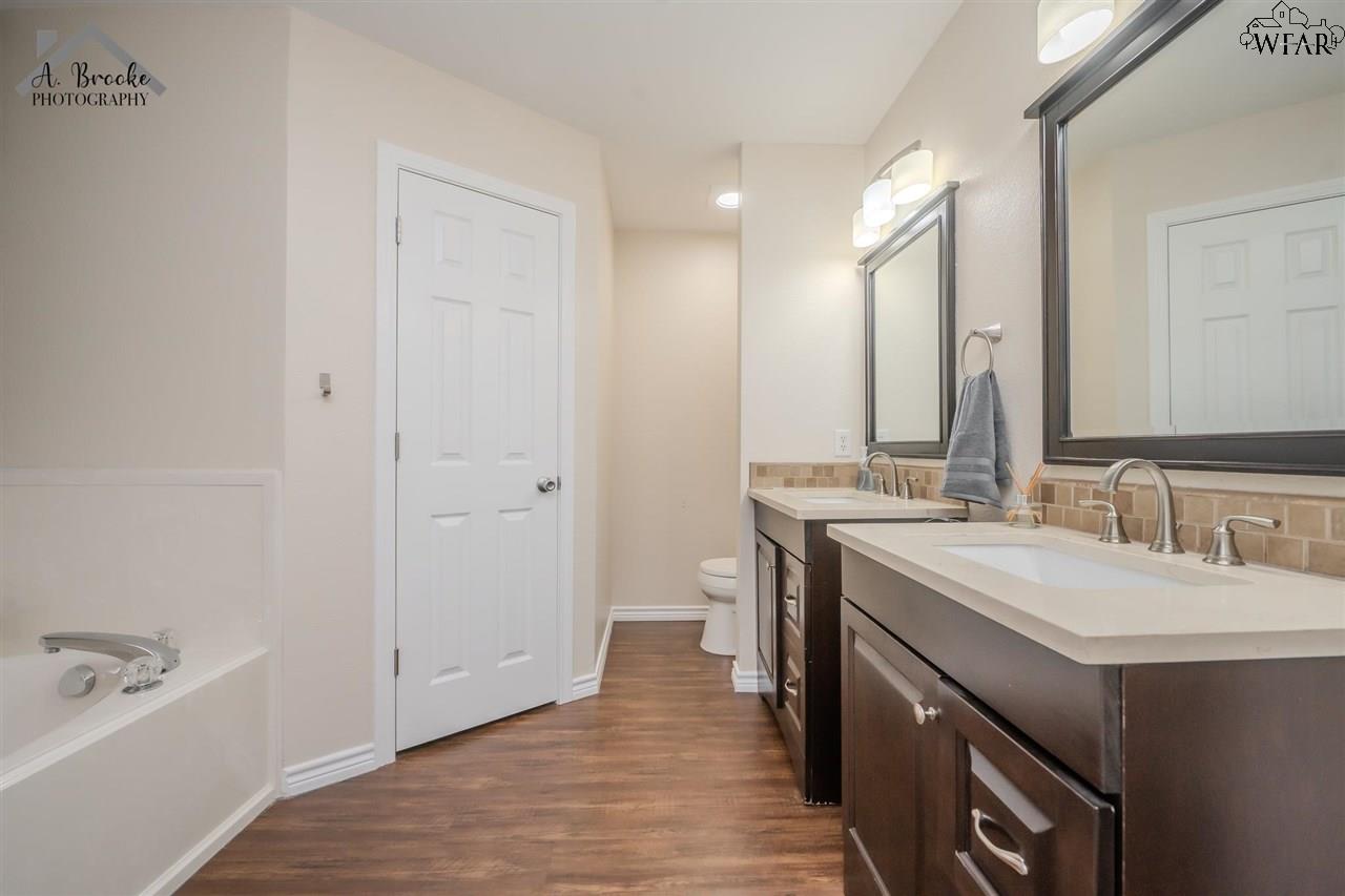 4117 Country Meadows Drive, Iowa Park, Texas image 14
