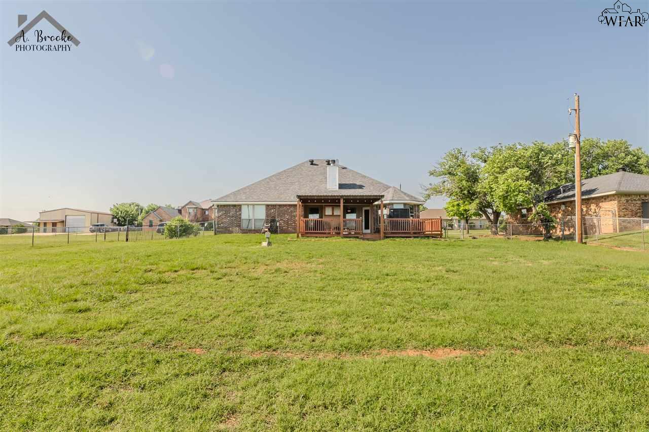 4117 Country Meadows Drive, Iowa Park, Texas image 30