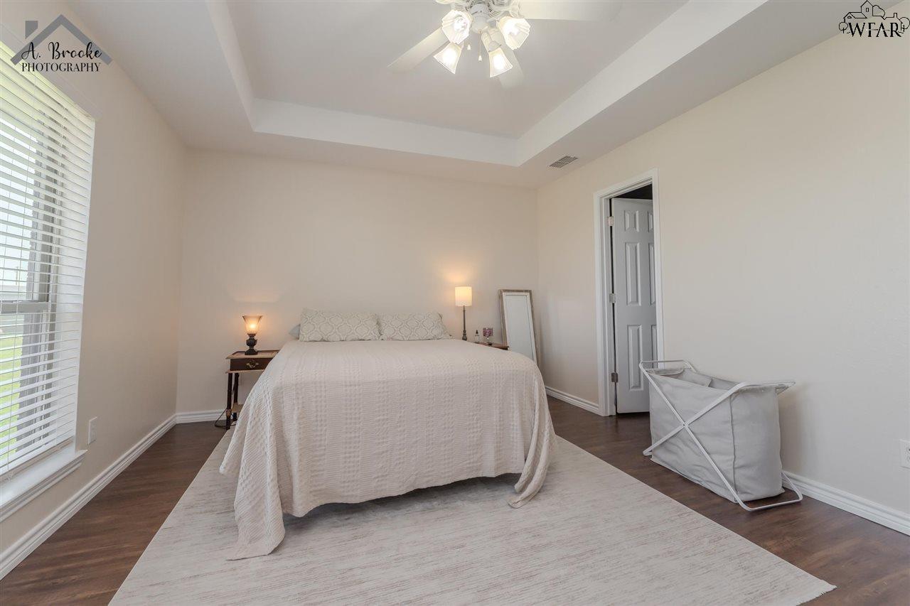 4117 Country Meadows Drive, Iowa Park, Texas image 12