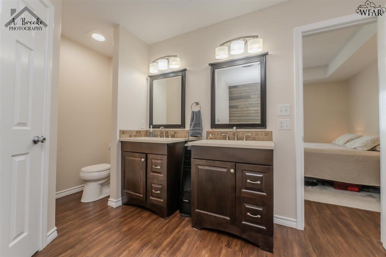 4117 Country Meadows Drive, Iowa Park, Texas image 16