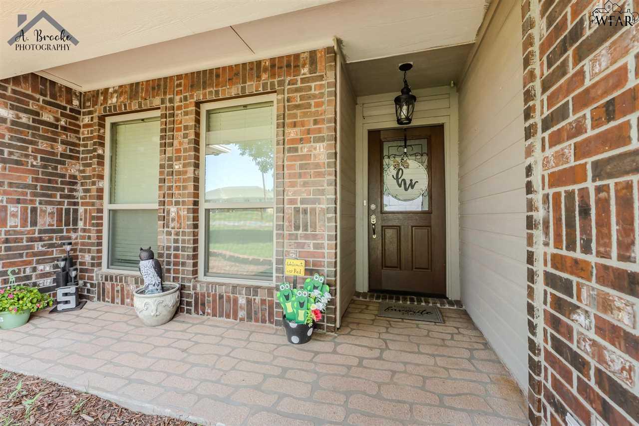 4117 Country Meadows Drive, Iowa Park, Texas image 2