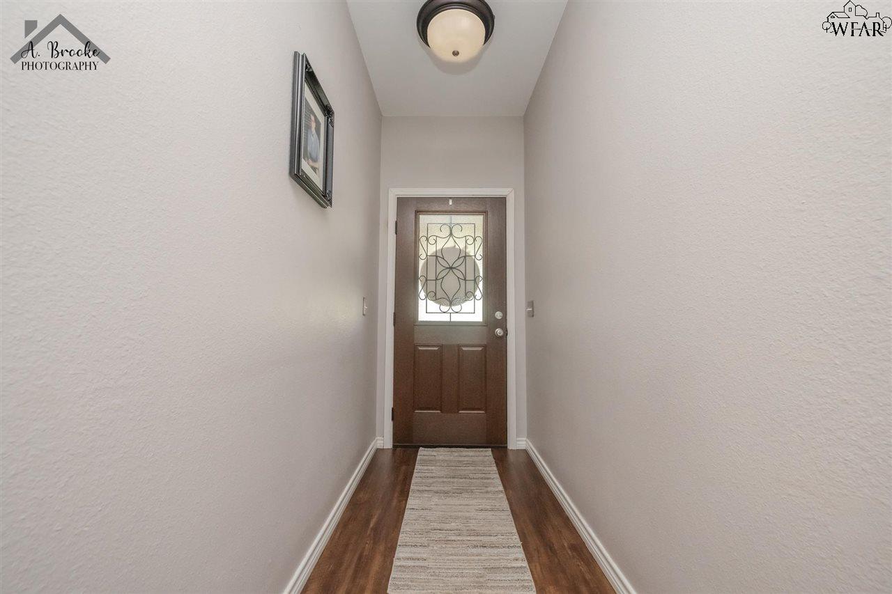 4117 Country Meadows Drive, Iowa Park, Texas image 3
