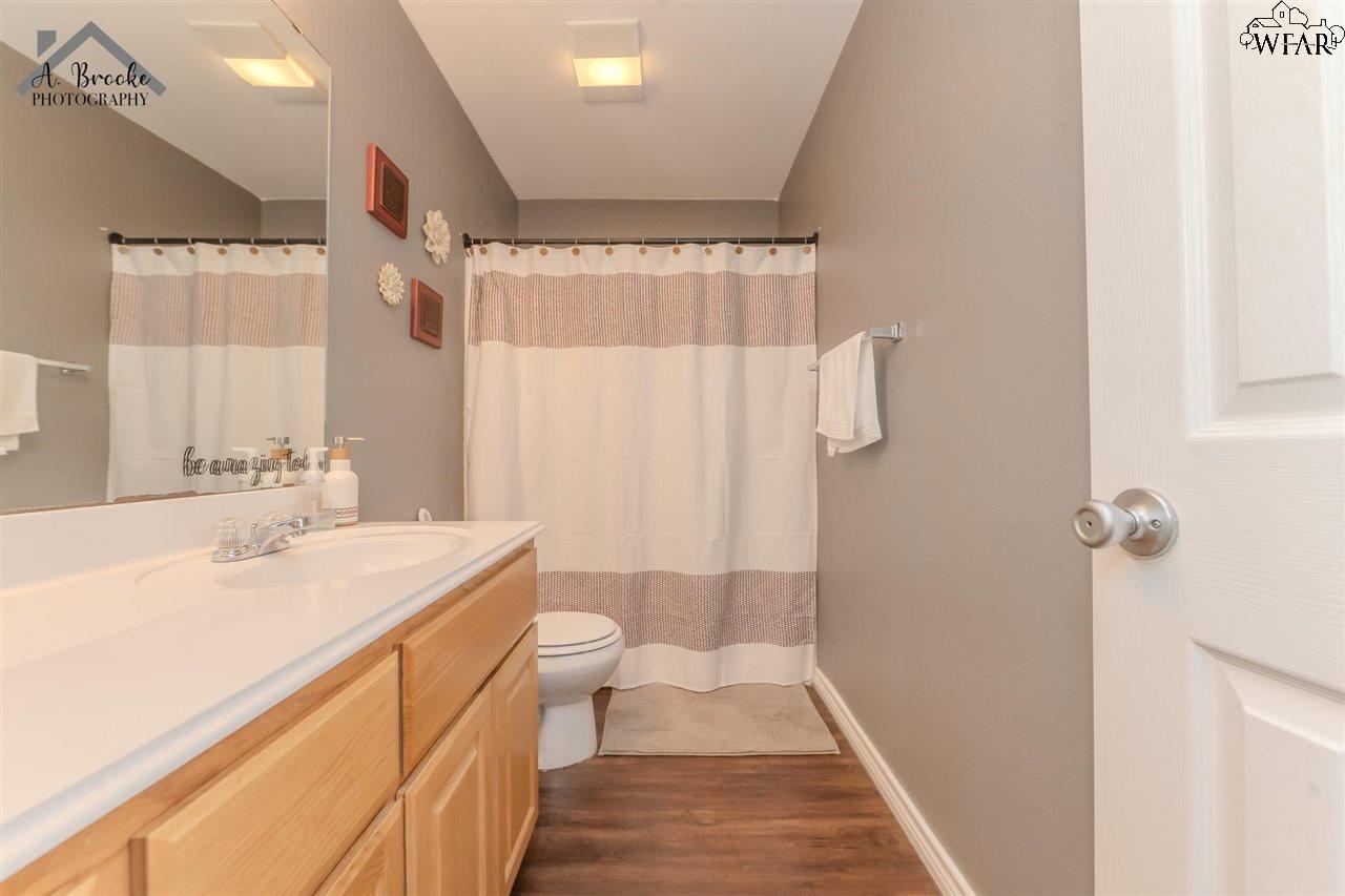 4117 Country Meadows Drive, Iowa Park, Texas image 20