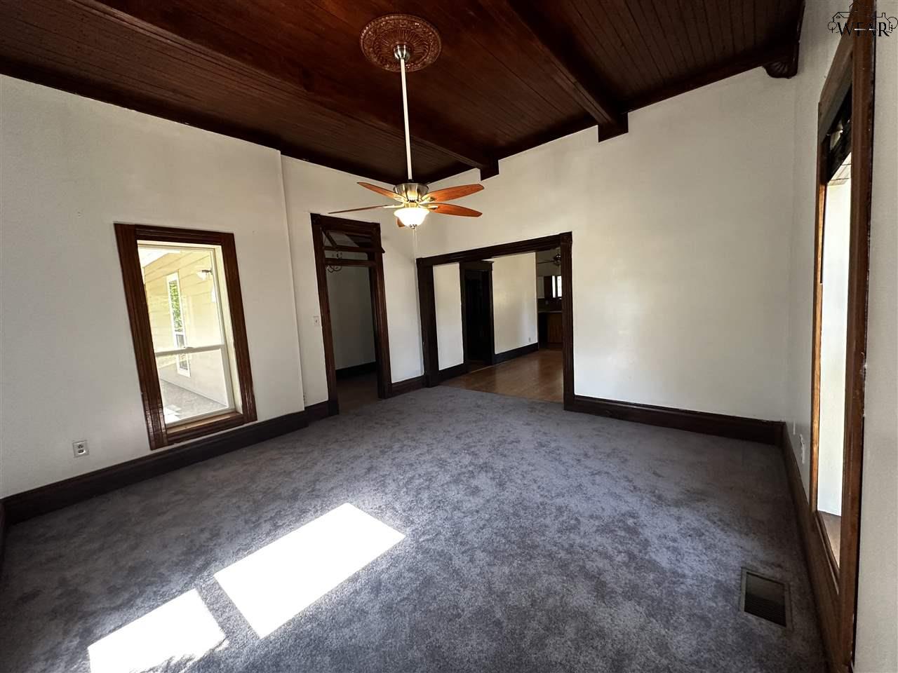 501 N Tackitt Street, Seymour, Texas image 5