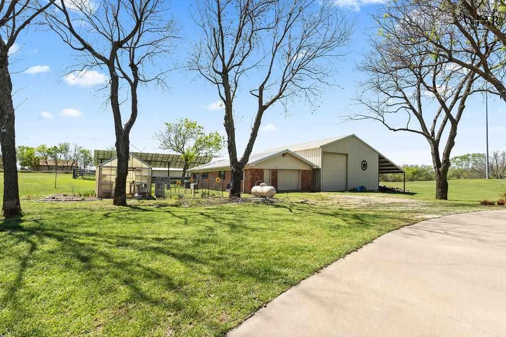 641 S Hancock Street, Henrietta, Texas image 4