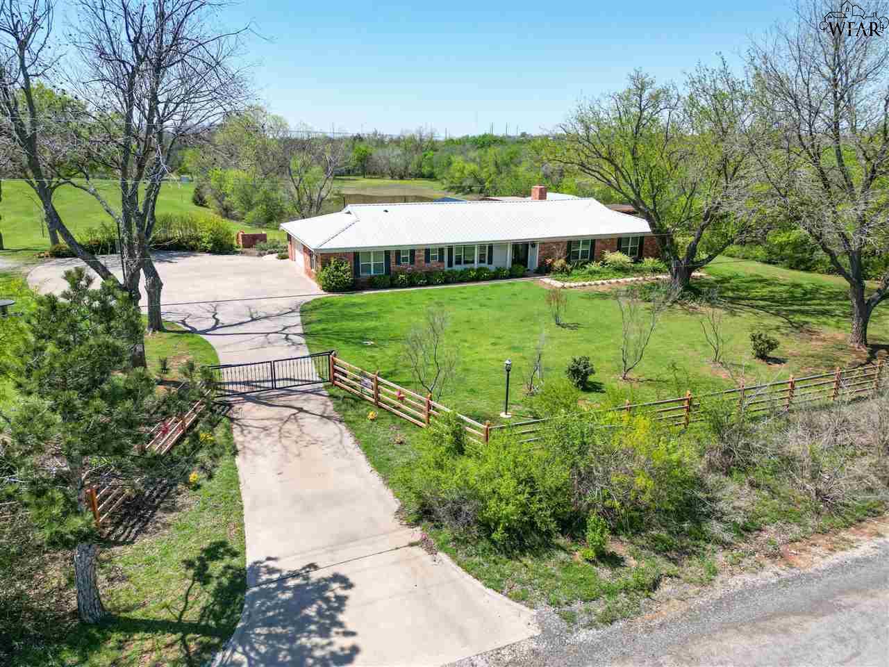 641 S Hancock Street, Henrietta, Texas image 1