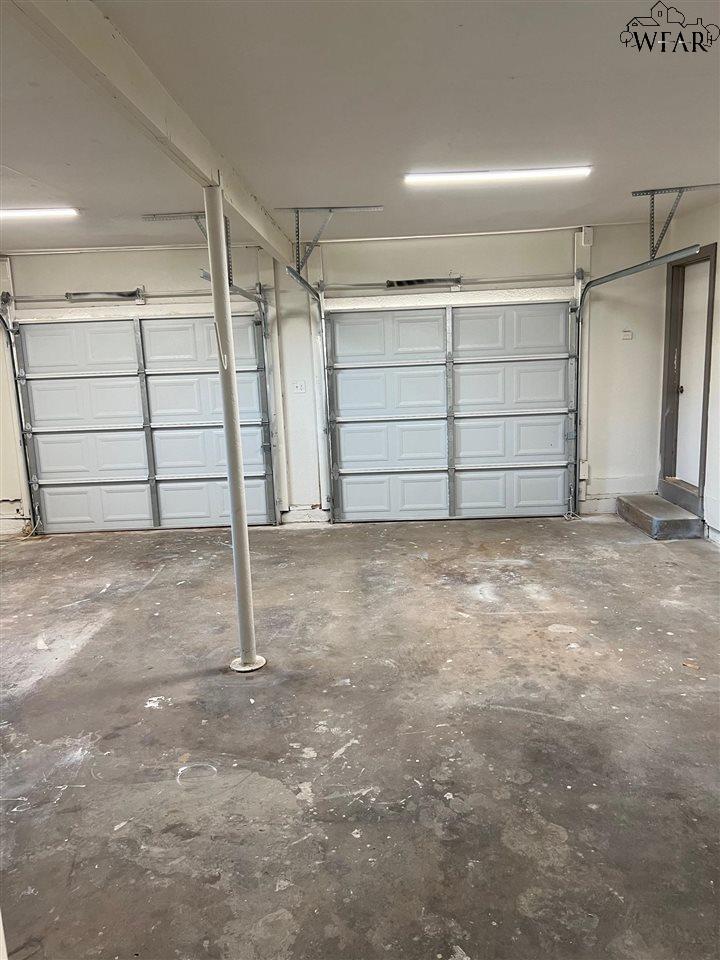 205 W Mesquite Street, Archer City, Texas image 26