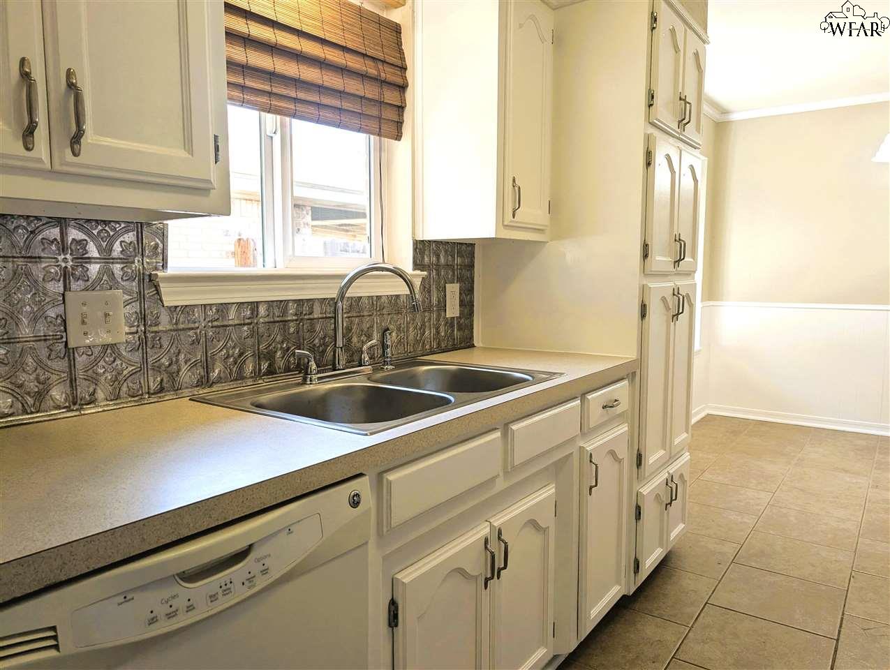 5205 Pebblestone Drive, Wichita Falls, Texas image 11