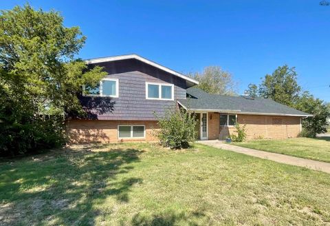 Homes For Sale - 500 Green Street<br/> Quanah, TX 79252