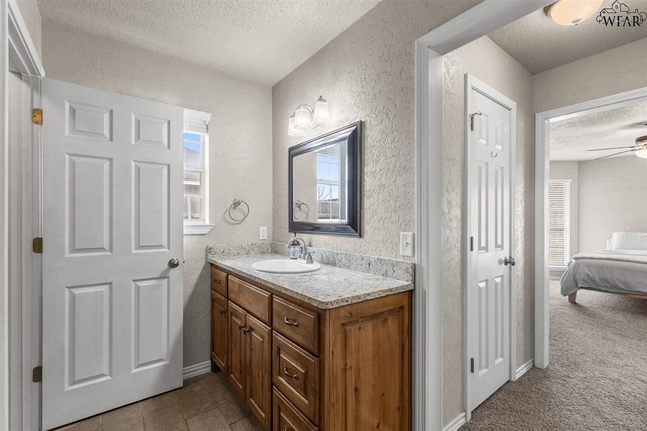 1419 Amherst Street, Burkburnett, Texas image 18