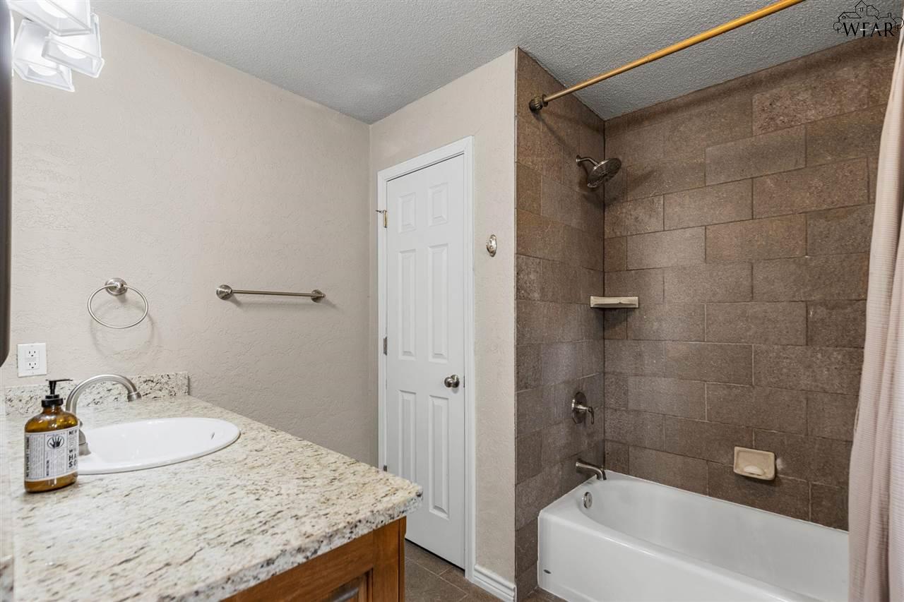 1419 Amherst Street, Burkburnett, Texas image 15