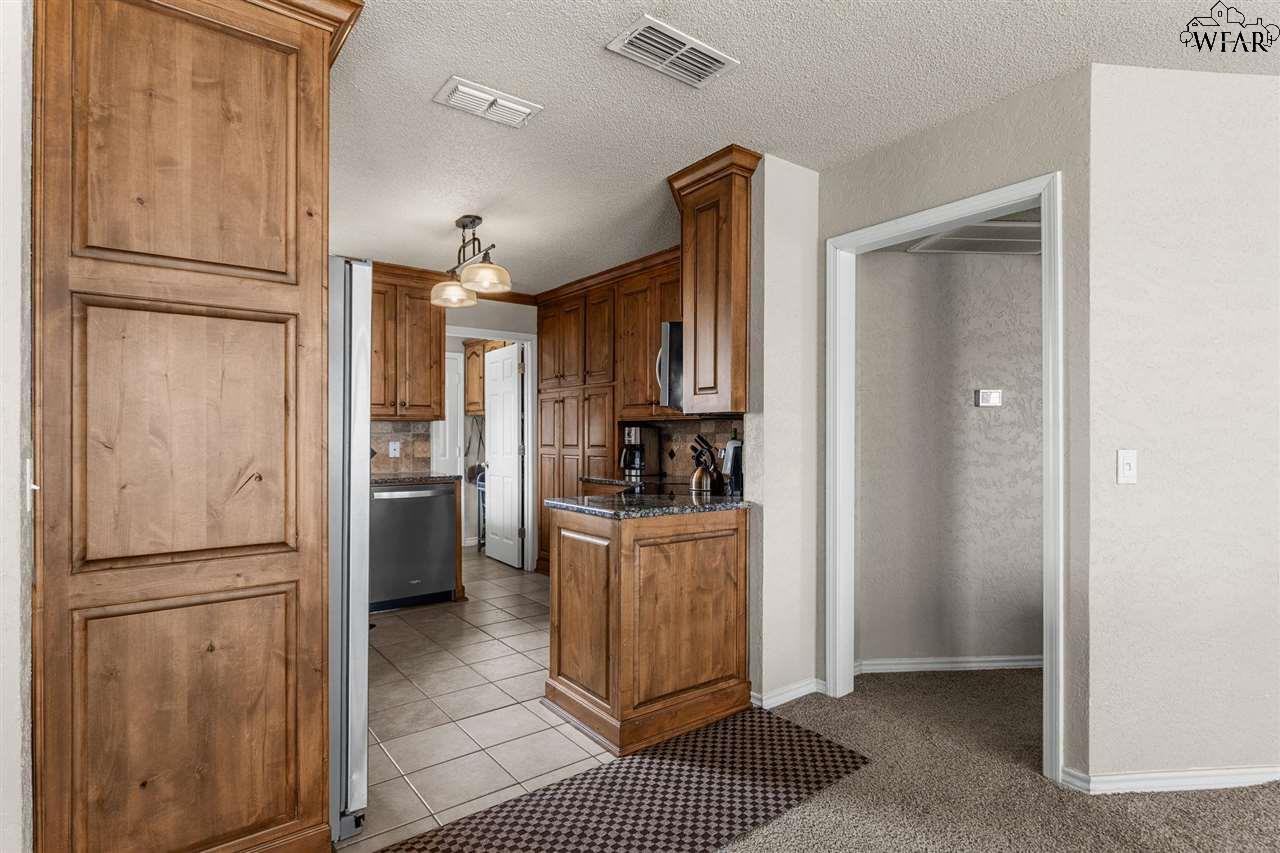1419 Amherst Street, Burkburnett, Texas image 8