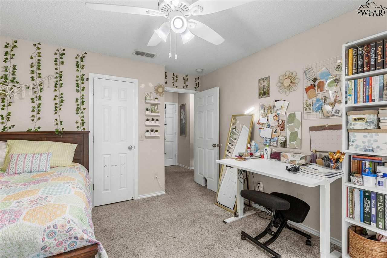 2102 E Hunters Glen, Wichita Falls, Texas image 25