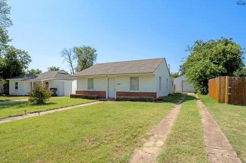 Homes For Sale - 3215 Avenue S<br/> Wichita Falls, TX 76309