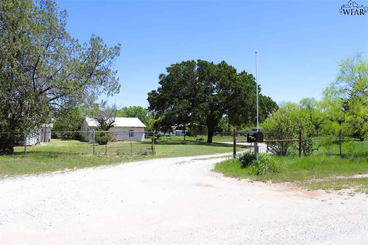 10543 Old Joy Shannon Rd, Henrietta, Texas image 3