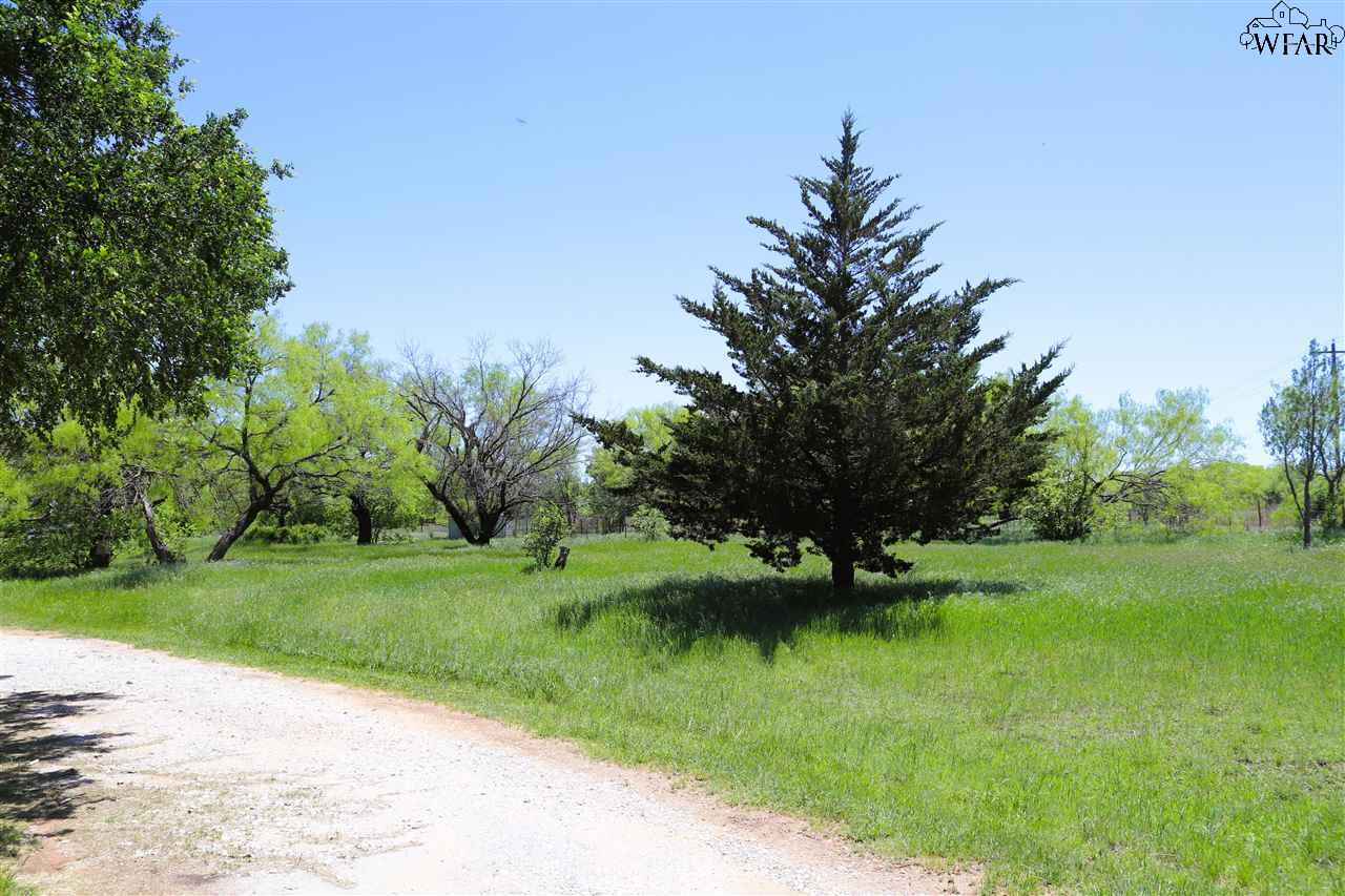 10543 Old Joy Shannon Rd, Henrietta, Texas image 6