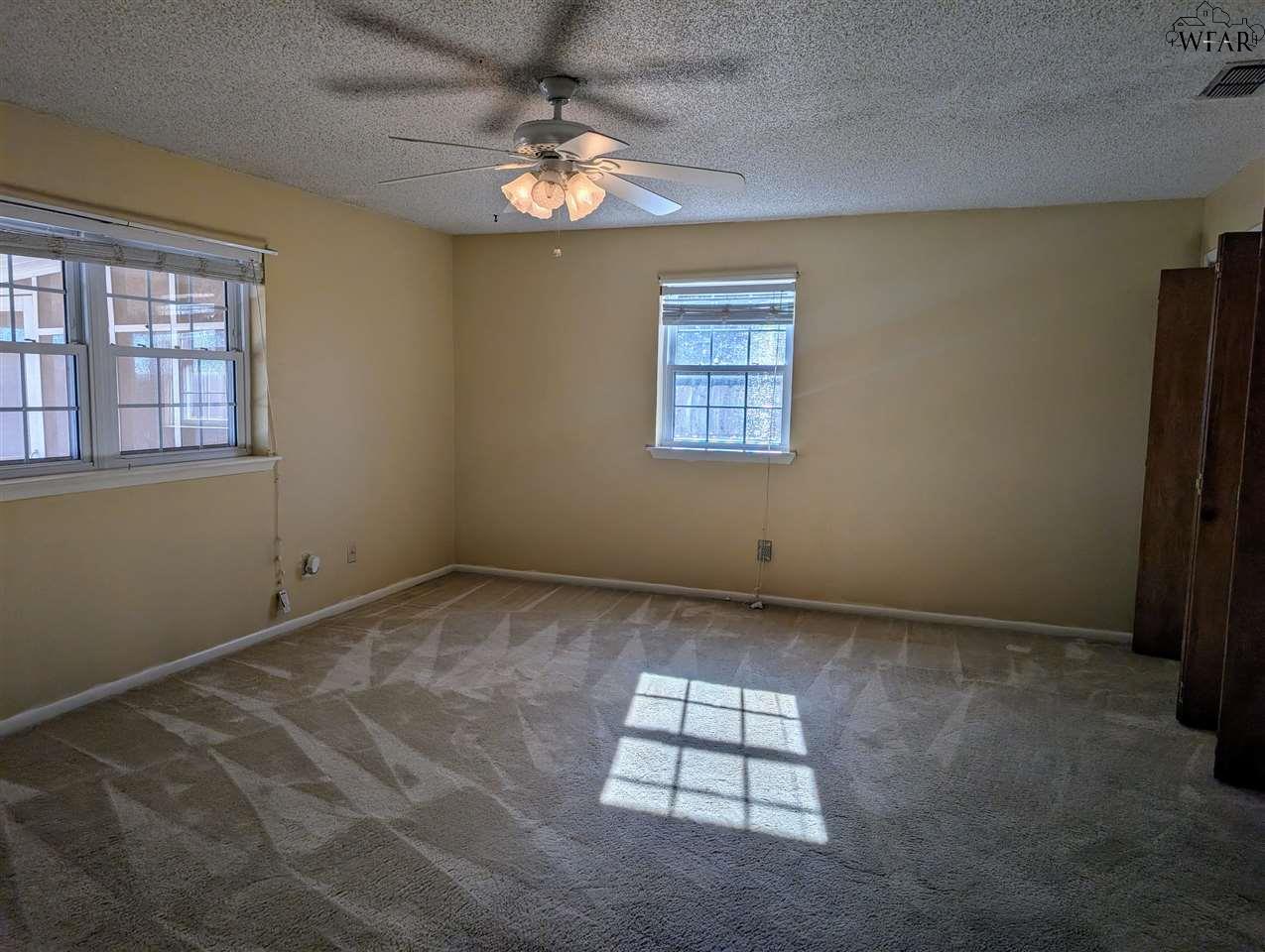 1045 Jan Lee Drive, Burkburnett, Texas image 21