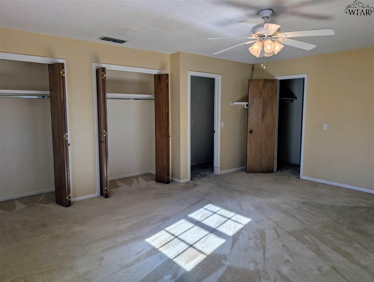 1045 Jan Lee Drive, Burkburnett, Texas image 24