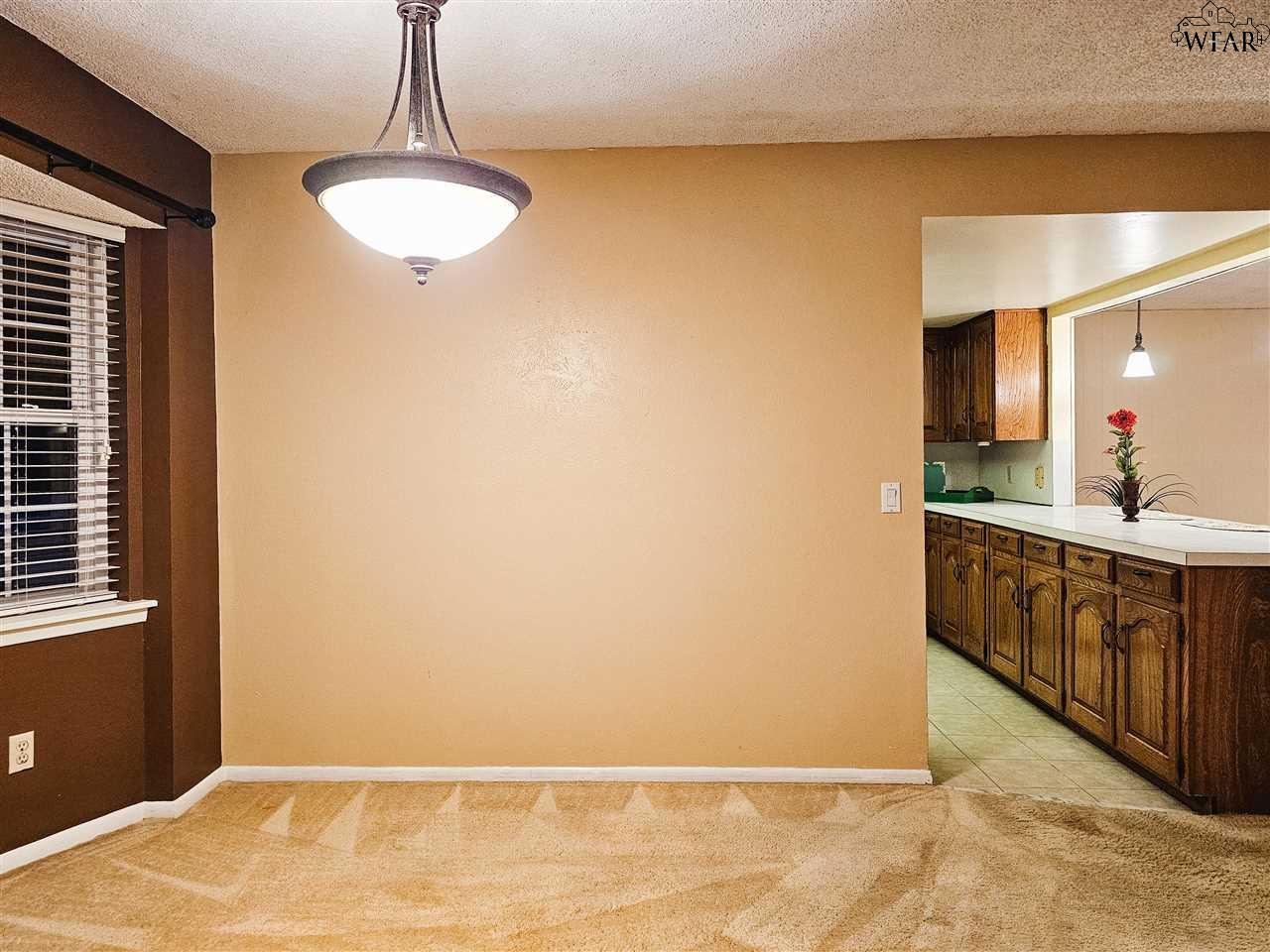 1045 Jan Lee Drive, Burkburnett, Texas image 3