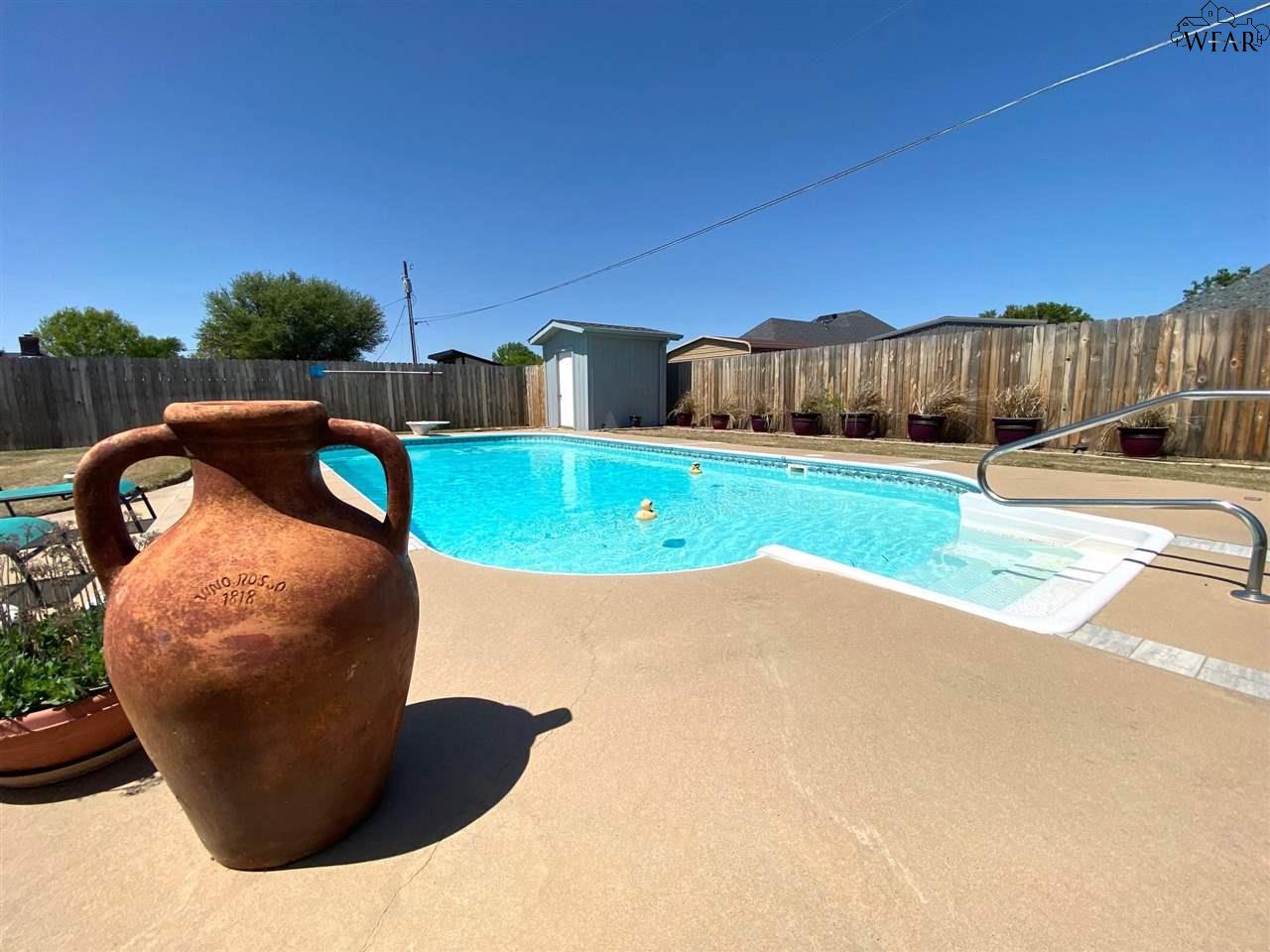 1105 Pheasant Lane, Burkburnett, Texas image 3
