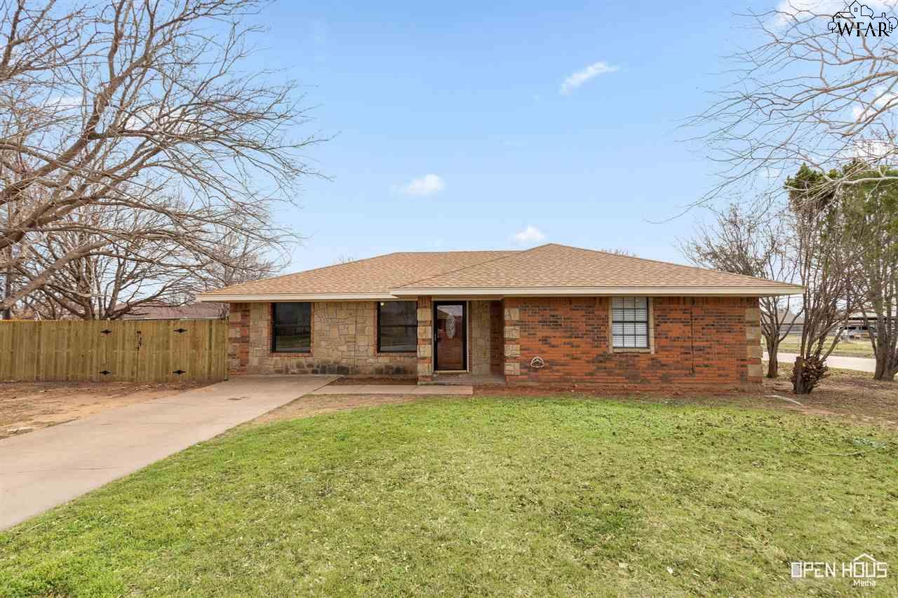 300 E Garden Drive, Iowa Park, Texas image 2