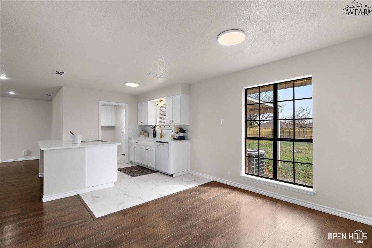 300 E Garden Drive, Iowa Park, Texas image 14