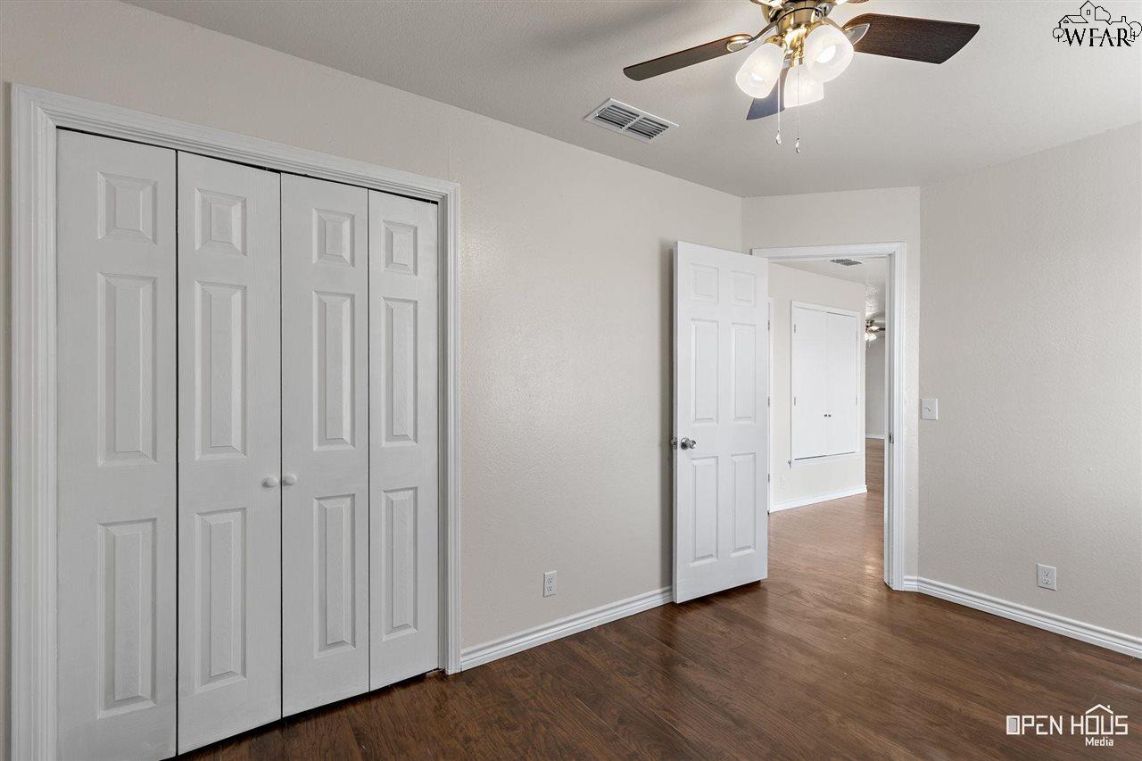 300 E Garden Drive, Iowa Park, Texas image 23