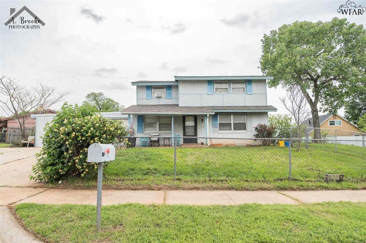2814 Roanoke Drive, Wichita Falls, Texas image 2