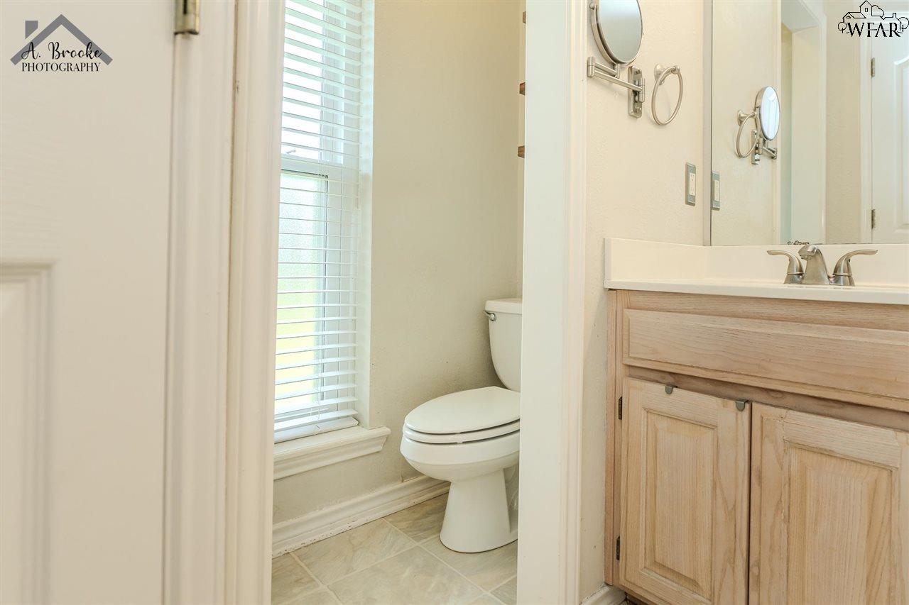 128 Garrett Street, Burkburnett, Texas image 18