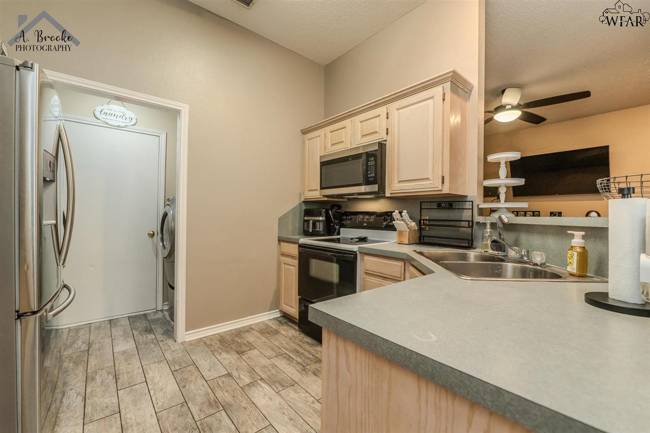 128 Garrett Street, Burkburnett, Texas image 11