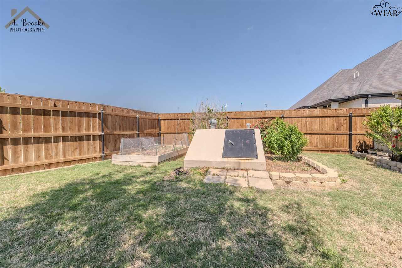 816 Coulter Drive, Burkburnett, Texas image 27
