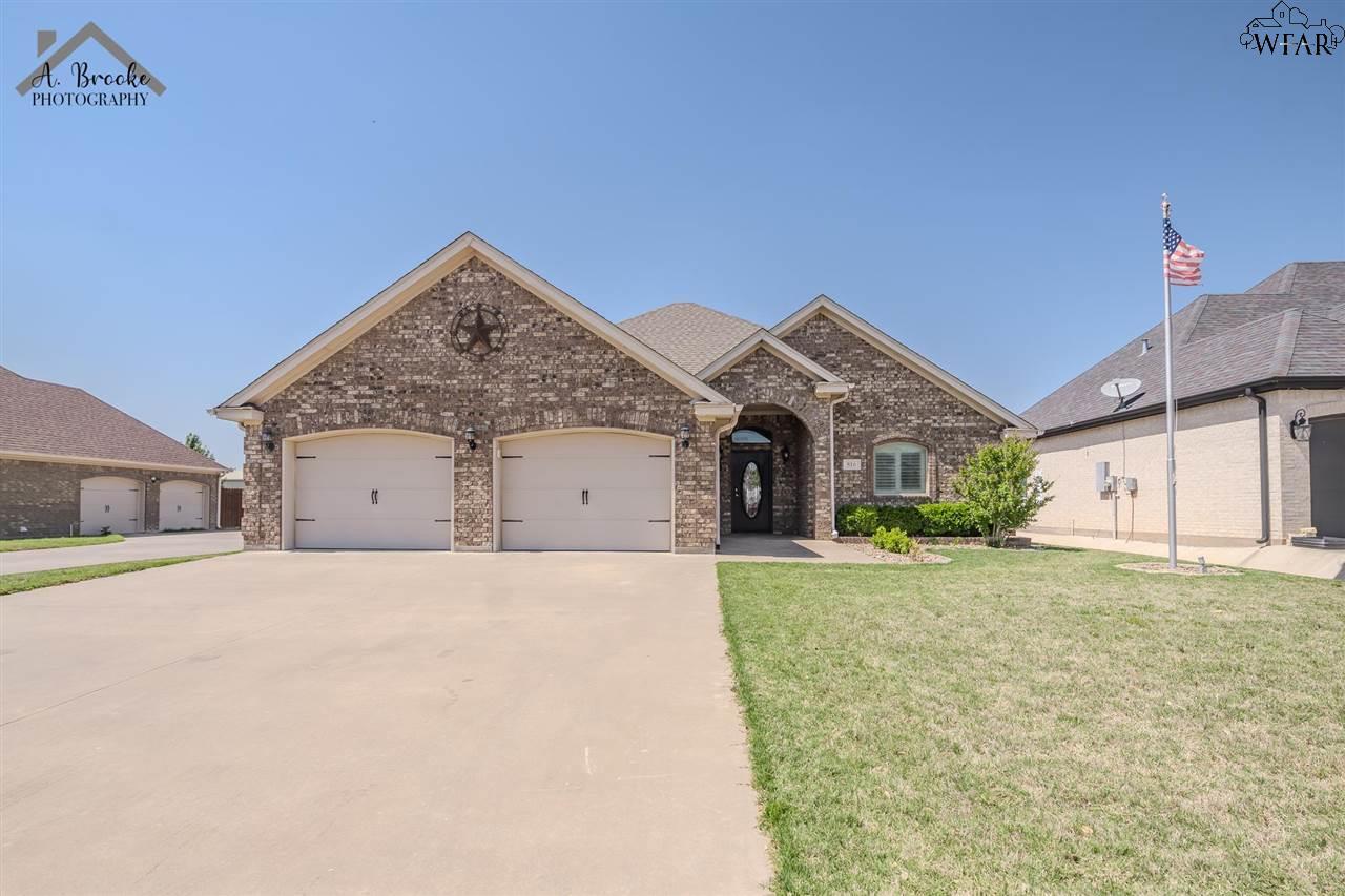 816 Coulter Drive, Burkburnett, Texas image 1