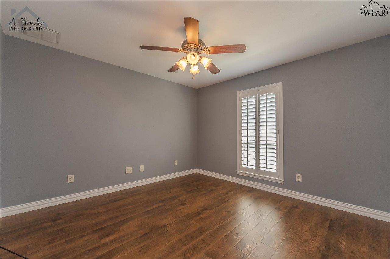 816 Coulter Drive, Burkburnett, Texas image 15