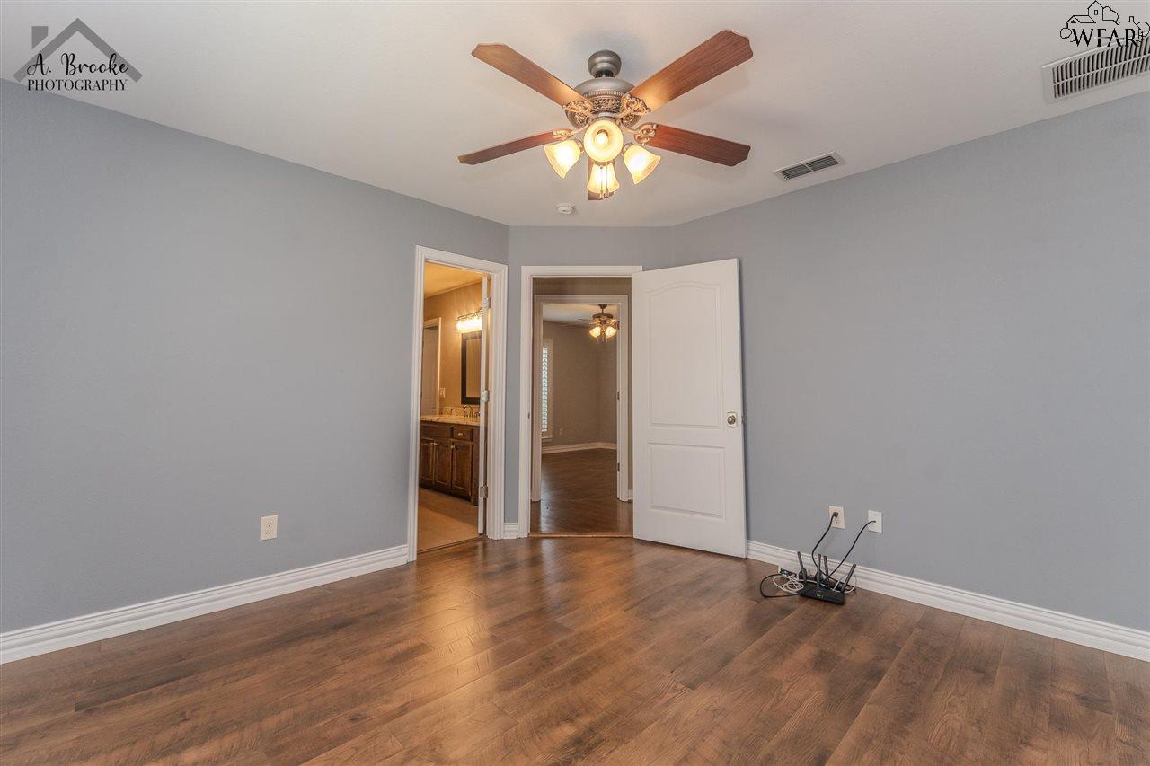 816 Coulter Drive, Burkburnett, Texas image 16