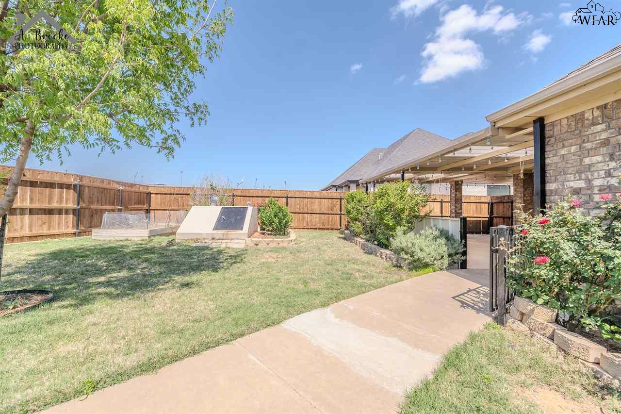 816 Coulter Drive, Burkburnett, Texas image 30
