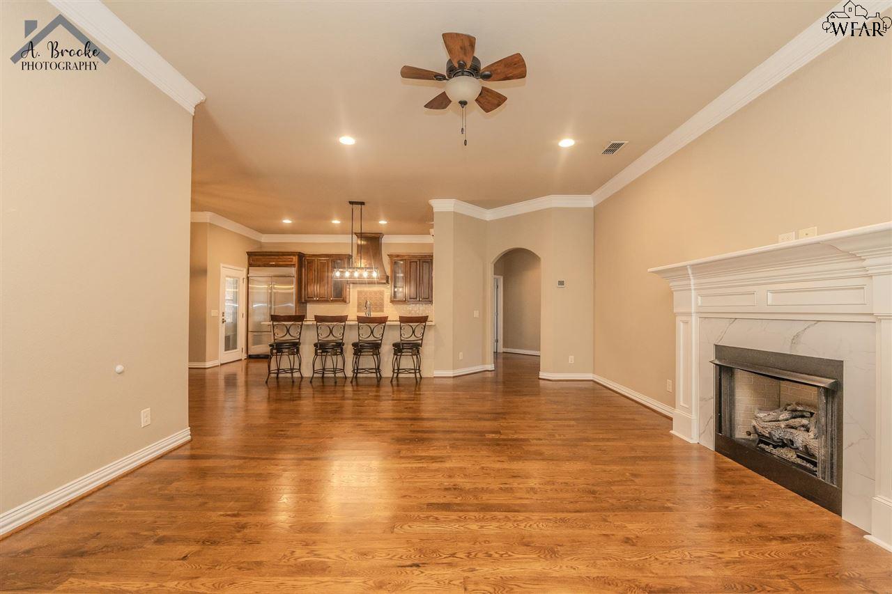 816 Coulter Drive, Burkburnett, Texas image 5