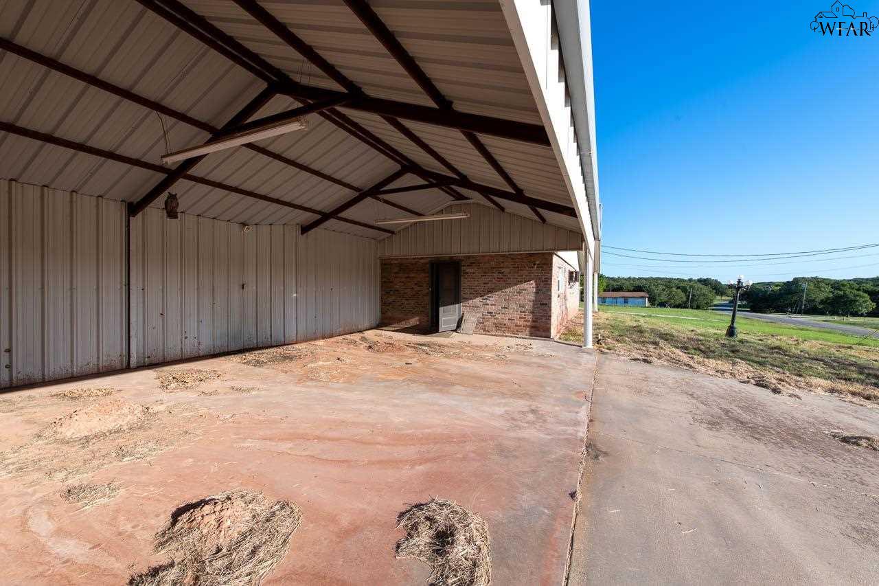 274 Nocona Drive, Nocona, Texas image 16