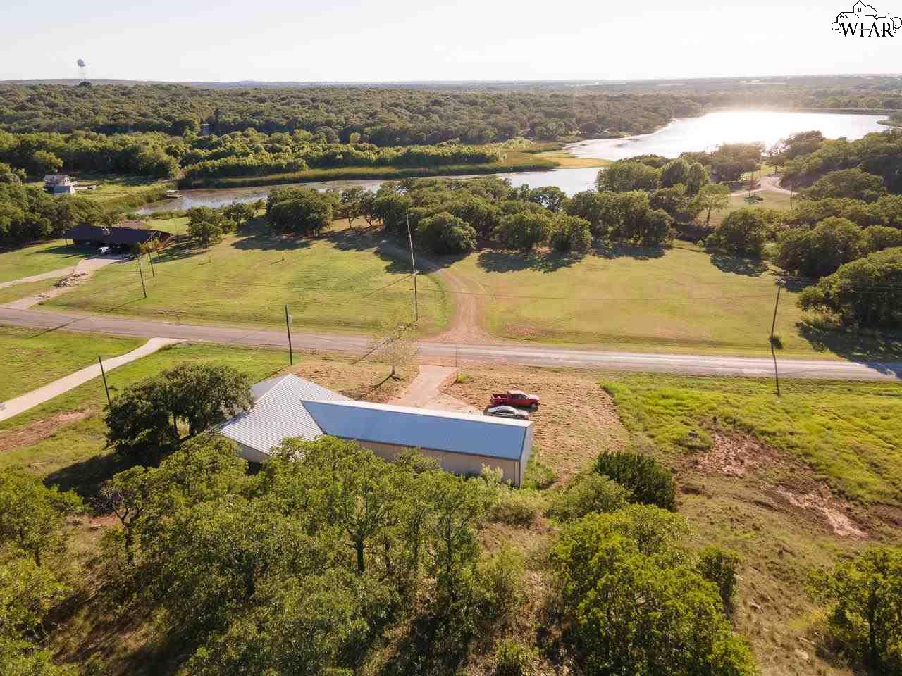 274 Nocona Drive, Nocona, Texas image 3