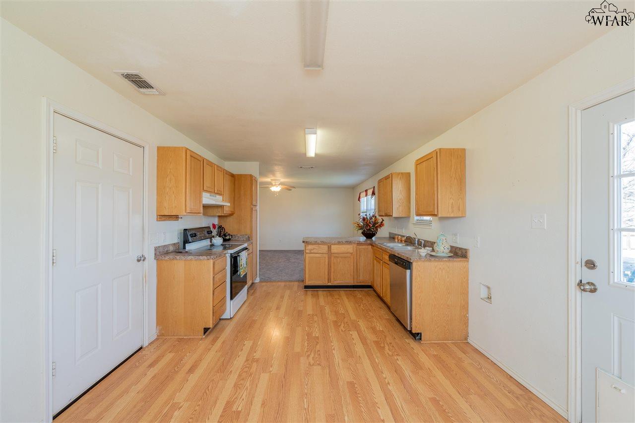 309 S Cedar Street, Holliday, Texas image 11