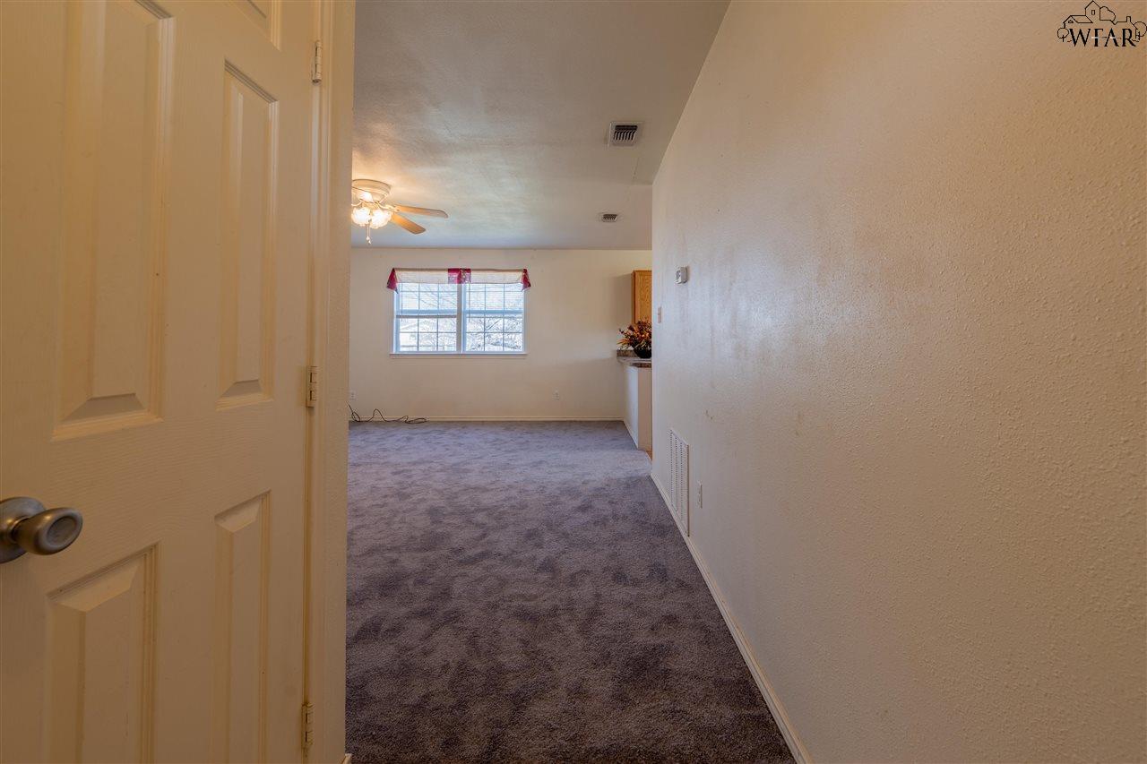 309 S Cedar Street, Holliday, Texas image 3