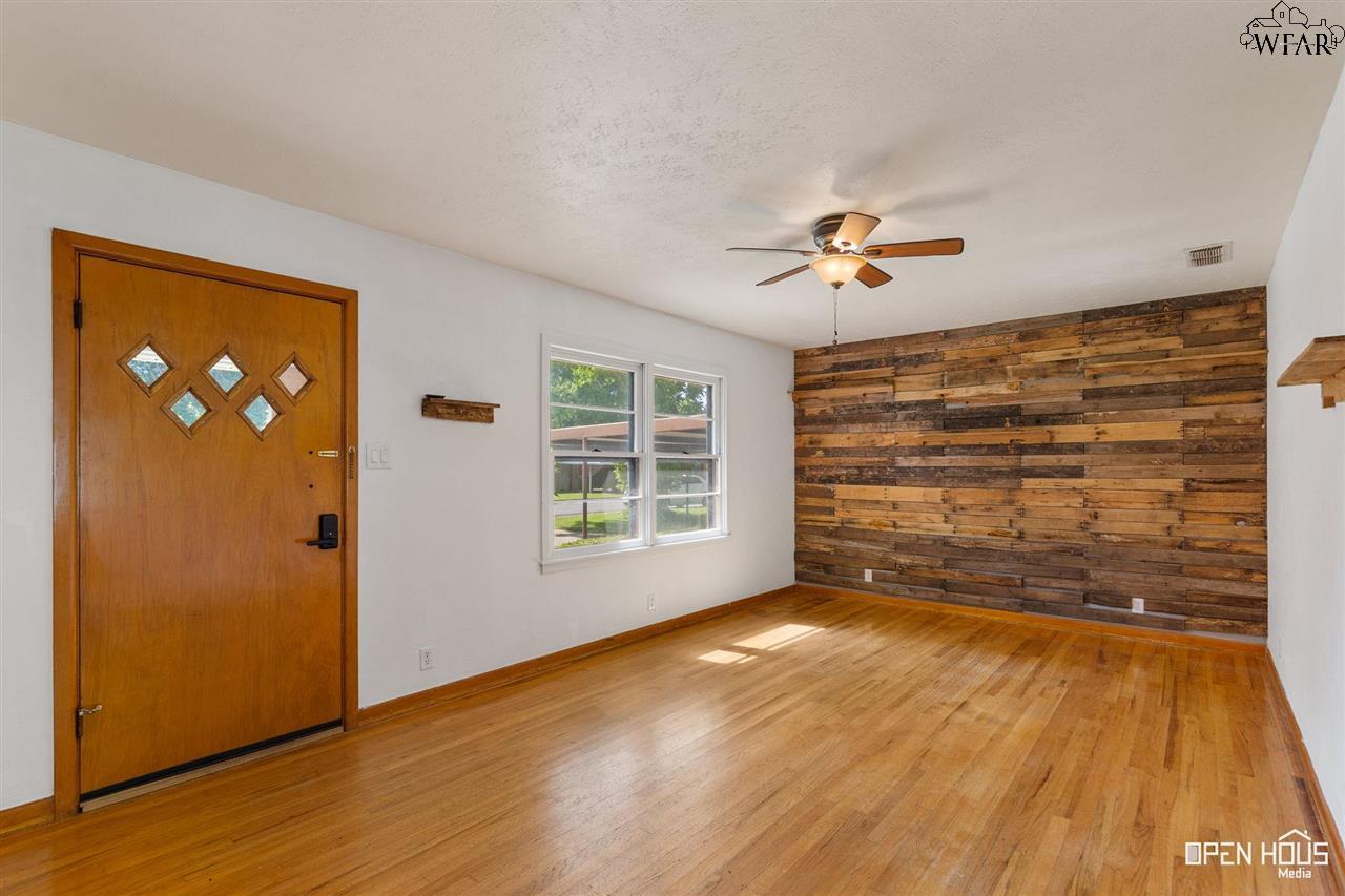 515 Dot Avenue, Burkburnett, Texas image 4